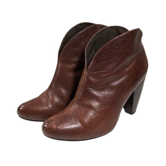 Born Crown Distressed Ankle Booties GUC Size 6 M/W S2957 - Picture 5 of 11